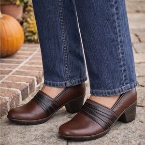 Thom McAnn Brown Leather Heeled Clogs Mules Shoes Womens Size‎ 8